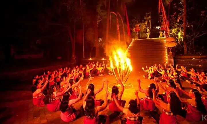 Uluwatu Temple Sunset and Kecak Fire Dance Tour(group)