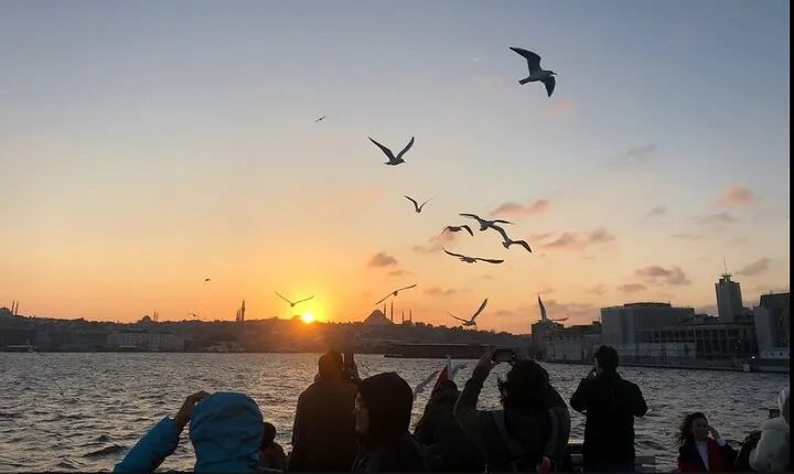 3 Hours Bosphorus Boat Cruise with Stop in Asia Side