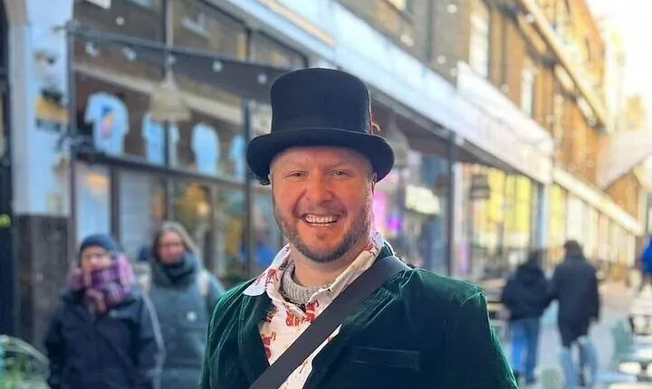 London Soho Rock and Roll Pub Tour with Guide