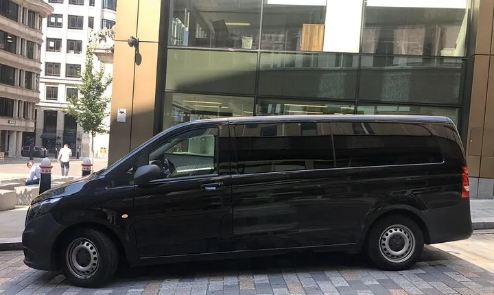 Private one way transfer from Paris to Brussels or back