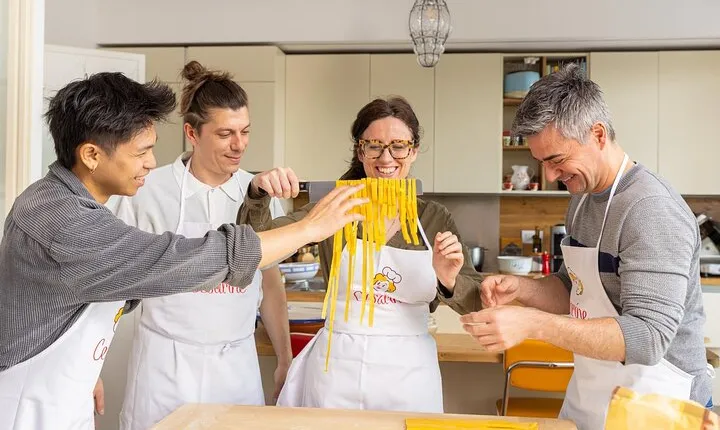 Cesarine: Fresh Pasta Class at Local's Home in Montepulciano