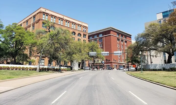 JFK Assassination Tour with Rooming House and Sixth Floor Museum