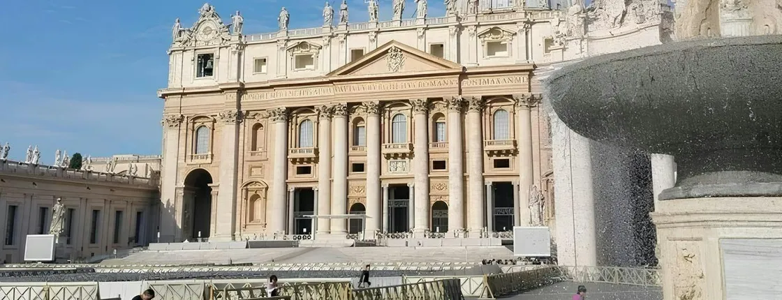 Pope Leo XIV audience and Rome coach tour with a local guide