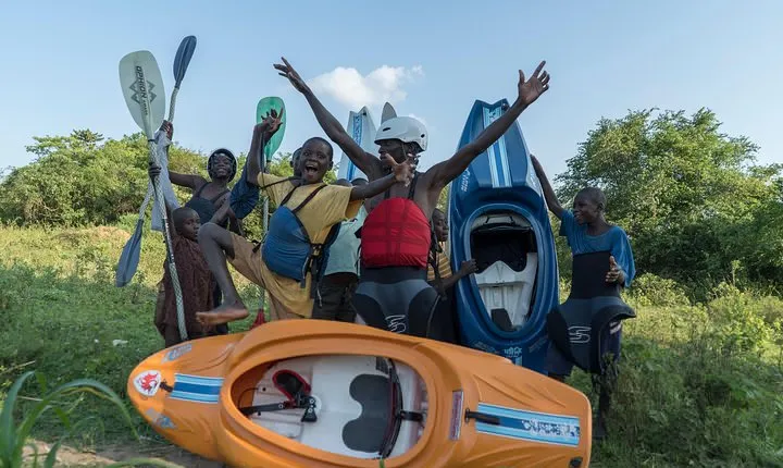 Half-Day Banana Kayak Experience in Bubugo with Lunch