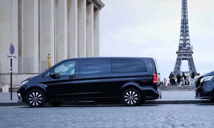 Private Paris tour By Minivan, private guide, Champagne(optional)