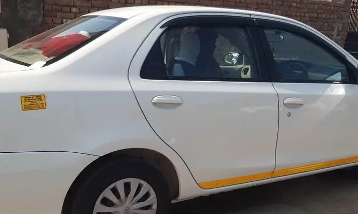 Transfer from New Delhi to Agra by Private car
