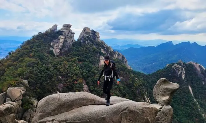Hiking Adventure Bukhansan Highest Peak & Old Buddhist temples visit (Lunch inc)