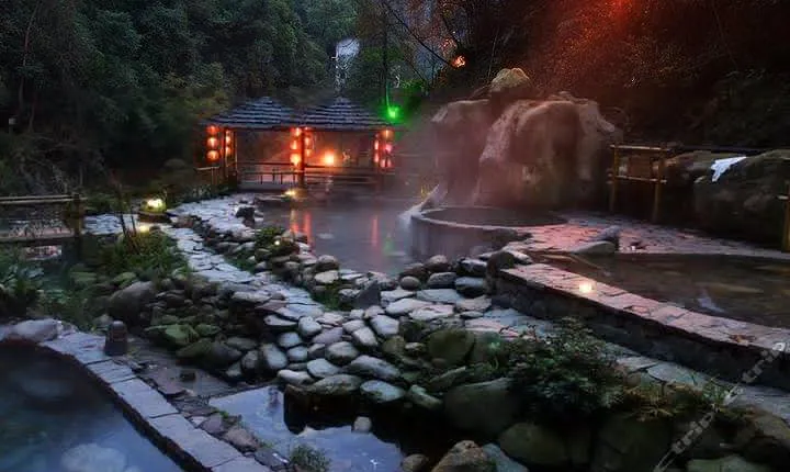 Full day Longsheng Hot Spring private day tour from Guilin or Yangshuo