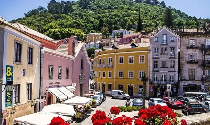 Half-Day Private Panoramic Tour to Sintra and Cascais from Lisbon