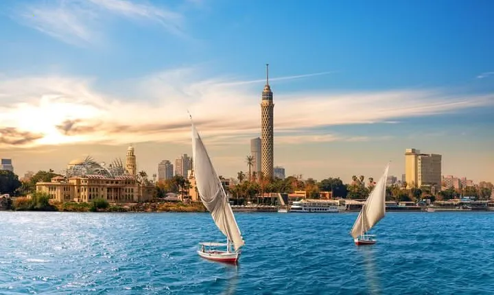 Private Guided Excursion to the Pyramids of Giza From Hurghada