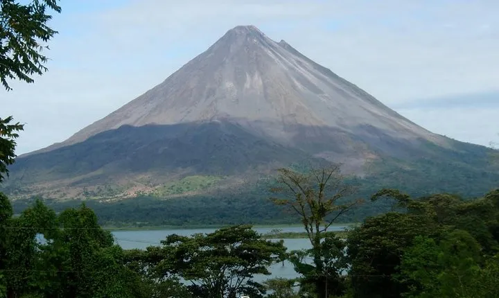 3 Days - 2 Nights: Arenal Volcano & Monteverde Adventure from San Jose