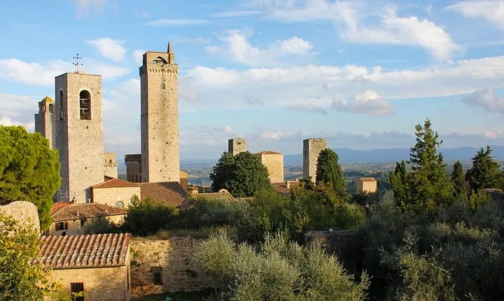 Visit of San Gimignano with local expert guide