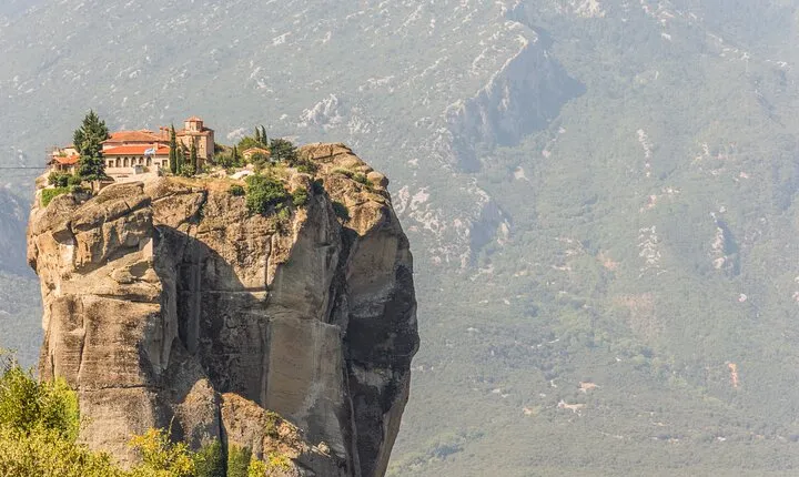 Meteora Full-Day Private Tour of Monasteries Scenic Landscapes