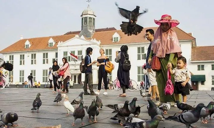 Jakarta Private Tour with Guide and Lunch