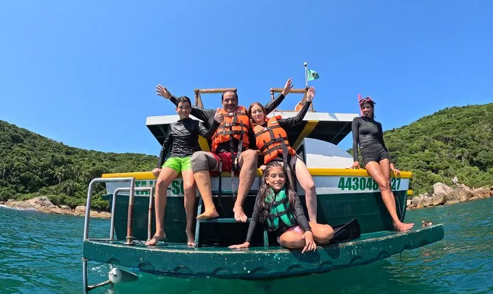 Boat Tour in Bombinhas by Zimbros Ecotour