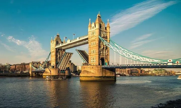 East London to Southampton Cruise Terminals Private Port Transfer