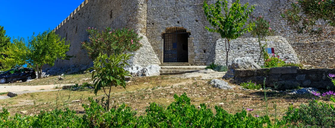 Chlemoutsi fortress and Kyllini thermal baths tour from Katakolo