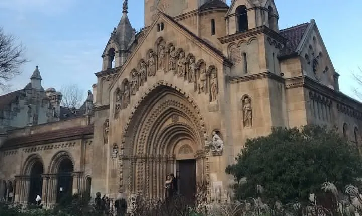 Unexpected Treasures of the City in Budapest Private Tour