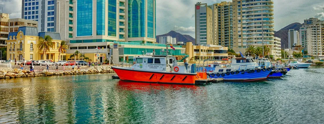 Guided tour of Santa Marta's history and culture with local food taste