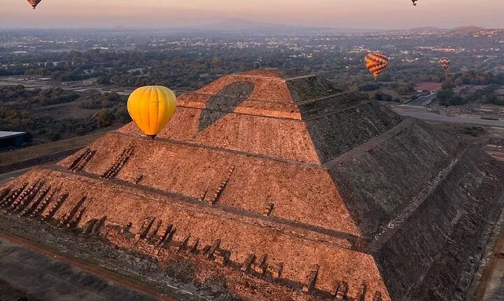 Mexico City Balloon Flight+Breakfast in Cave+Transportation
