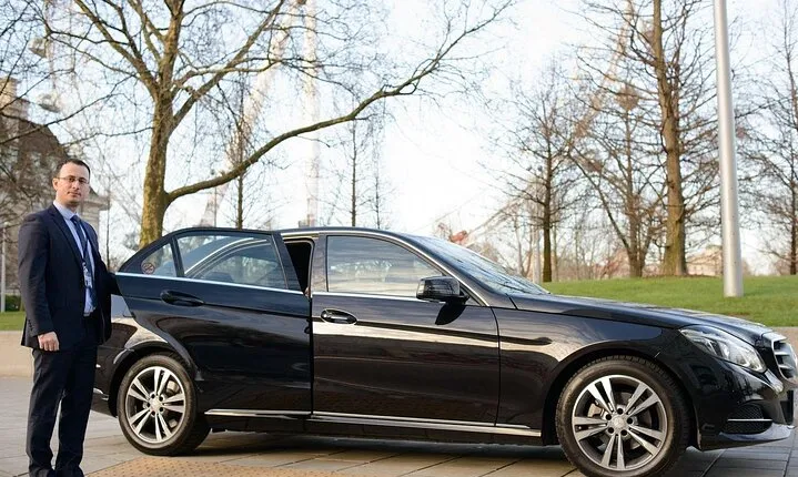 Gatwick Airport To Central London Private Roundtrip Transport