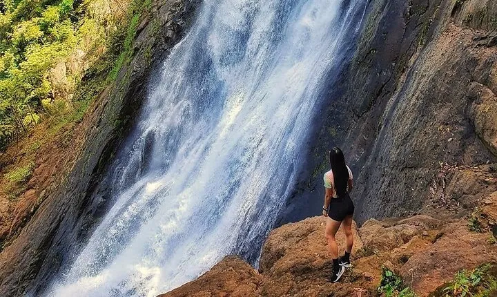 Hiking Tour in Bijagual Waterfall