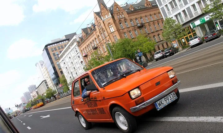 Retro Fiat Self-Drive Tour in Warsaw