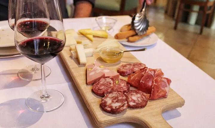 Private Sicilian Winery Tour with Gourmet Lunch – Country Escape