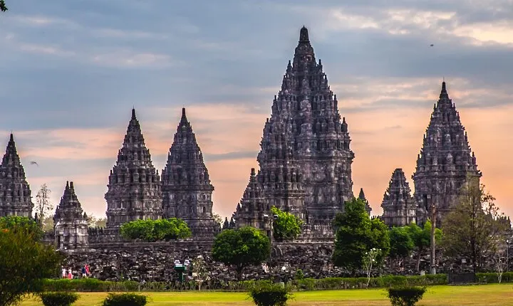 Yogyakarta: Borobudur (climb), Prambanan & Other Visit By Request