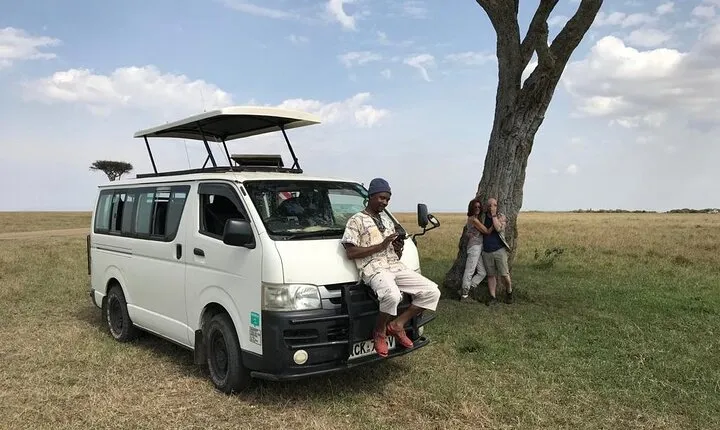 Hire Tour Van for Game Drive From Nairobi