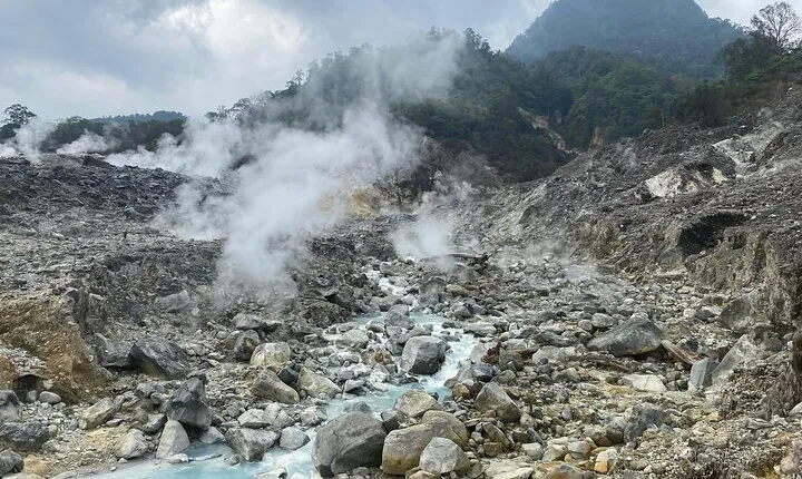 Jakarta Bogor Track to Ratu Crater