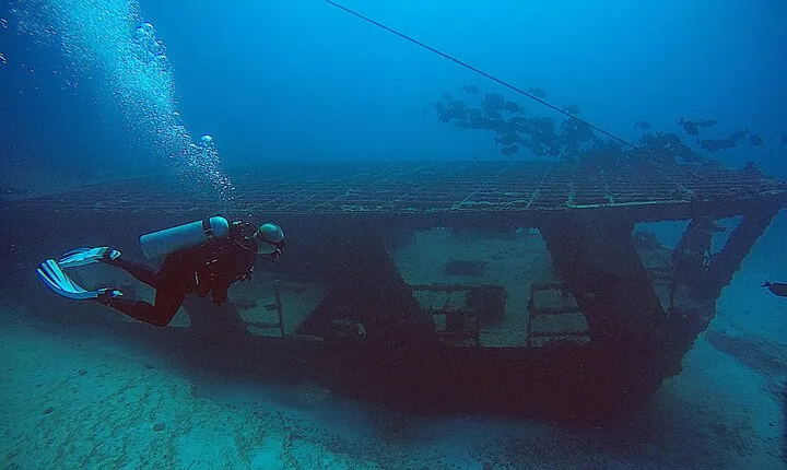2 Tanks Scuba Diving Wreck and Reef in Cancun for Certified Divers