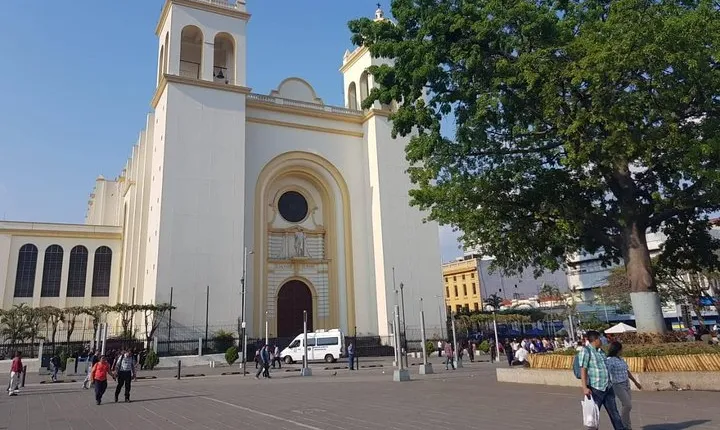 Panoramic tour of San Salvador and Historic Center