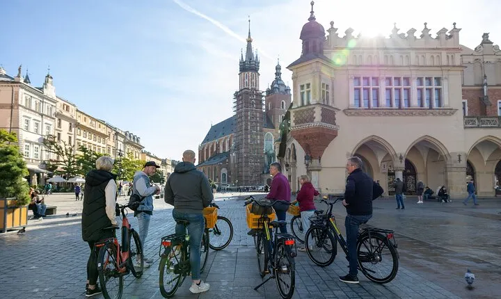 Discover Kraków by Bike with a Dutch guide