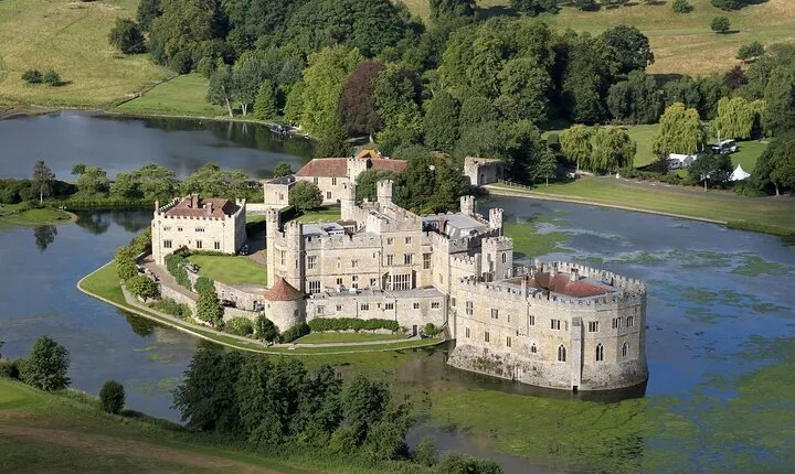 Private Leeds Castle, Canterbury and Dover Castle Tour