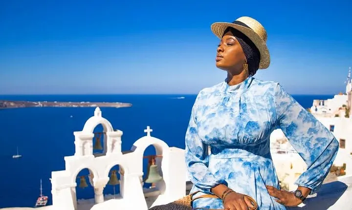 Santorini: 40min. Private Photoshoot