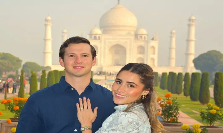 Sunrise Taj Mahal & Agra Fort Tour By Car From Delhi with 5 Star Breakfast