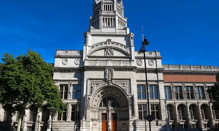 V&A Victoria and Albert Museum Guided Tour in South London