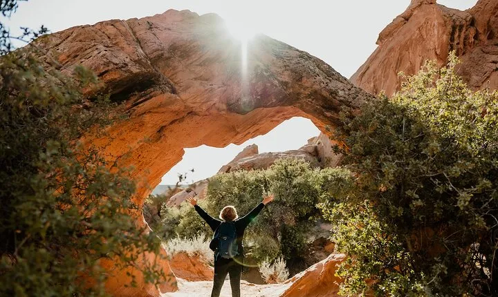 Babylon Arch Hike and Desert Wildlife Adventure