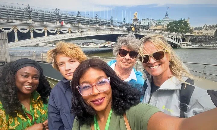 Half Day Paris Cruise & Walking Tours: Eiffel, Louvre, Notre-Dame