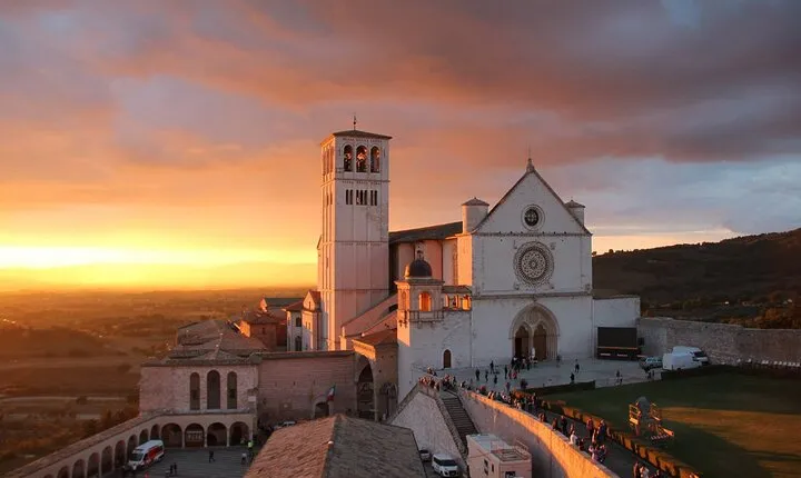 Assisi with Gourmet Lunch&Wine Fullday from Florence