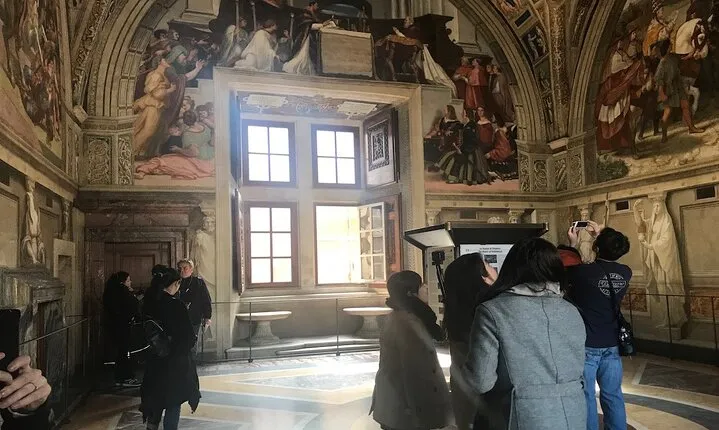 Private Early Morning Express Tour Sistine Chapel, Raphael Rooms
