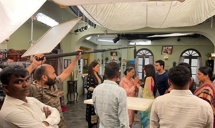 Mumbai Bollywood Tour + Live Dance + Live Shooting + Singing