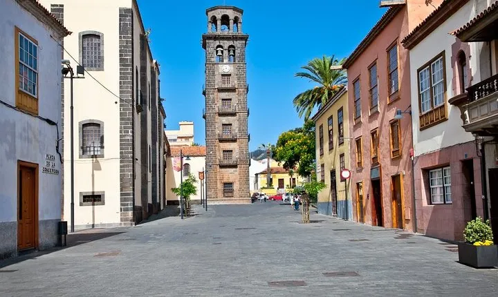 Walking tour through La Laguna City Unesco World Heritage Site.