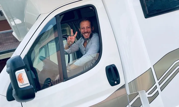 Private Camper Experience in the Florentine Hinterland