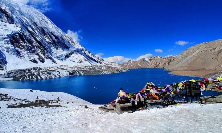 Annapurna Circuit Trek with Tilicho lake 17 Days