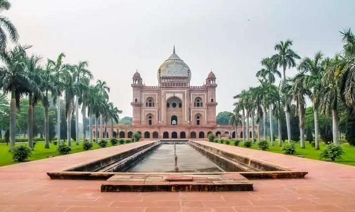 Monuments of Delhi (Guided Full Day Sightseeing City Tour)