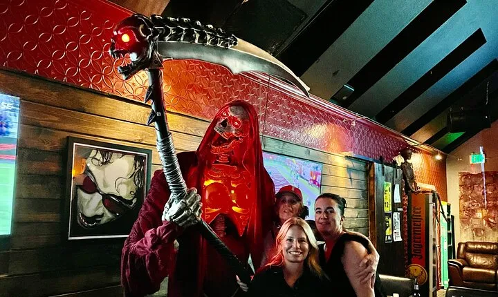 All-Inclusive Twilight Ghost Tour with a Boozy Twist
