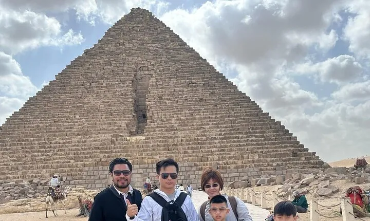 Day Tour to Giza Pyramids, Sphinx, Saqqara and Dahshur Pyramids