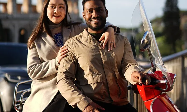 Vespa Tour Guided by Local in Rome
